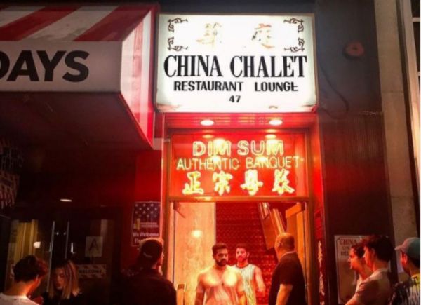 Τάιλερ Χάμπτον : Στο πρώτο φωτογραφικό βιβλίο του αφιερωμένο στο θρυλικό Chalet China