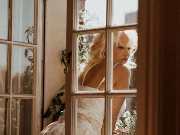 Πάμελα Άντερσον : Αποχωρεί από τα social media «για να είναι ελεύθερη»