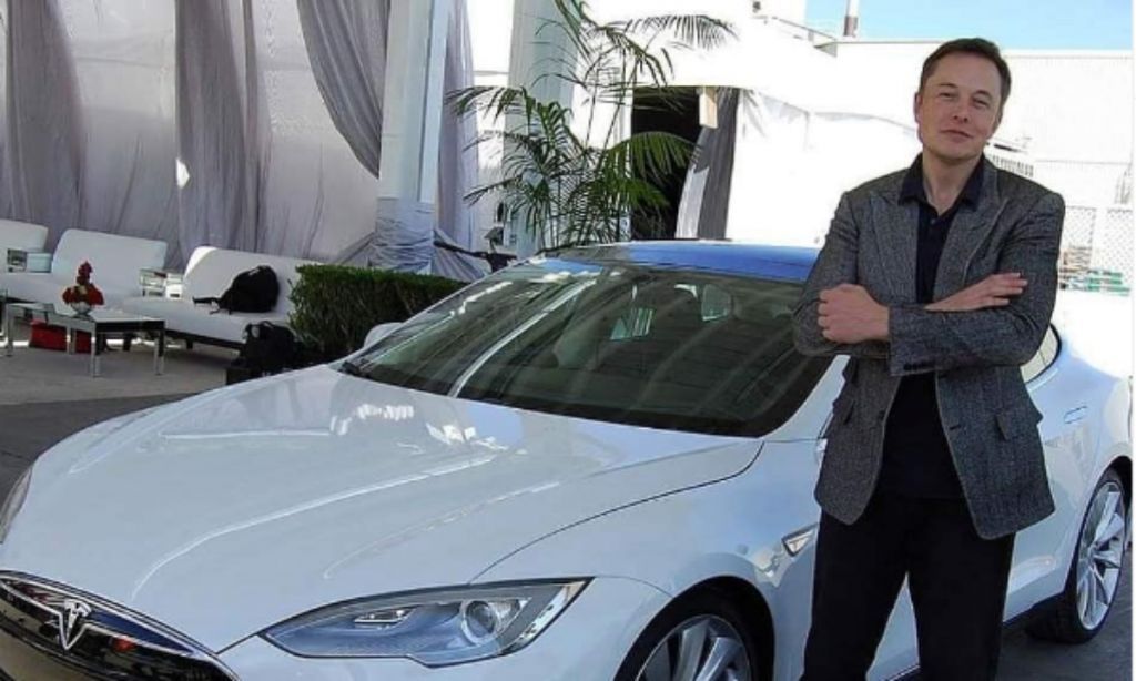 Elon Musk : Τα αυτοκίνητα Tesla μπορούν να… πέρδονται