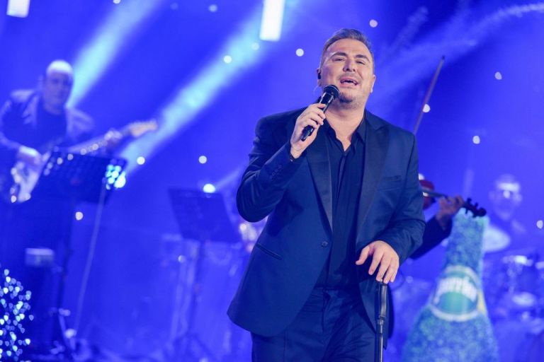 «Ρίχνει» το Twitter το Πρωτοχρονιάτικο πάρτι του Αντώνη Ρέμου στο MEGA