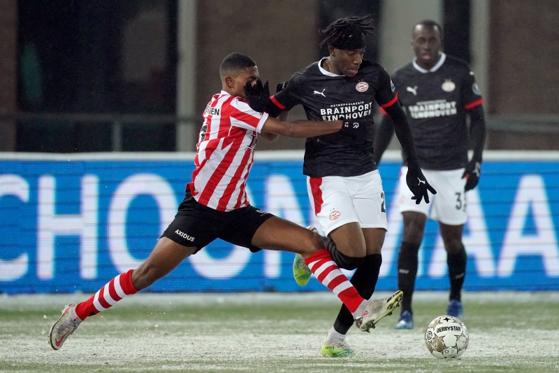 Ξέσπασε η Αϊντχόφεν (5-3)