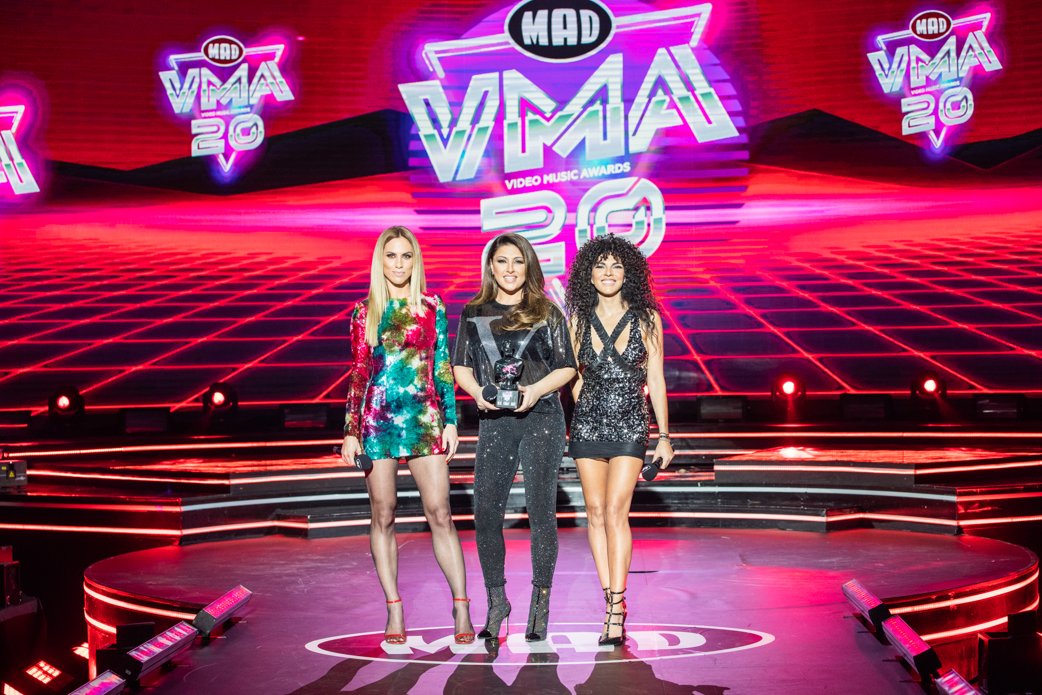 Έλενα Παπαρίζου: Θα ήθελα να παραμείνω στη σκηνή για άλλα 20 χρόνια