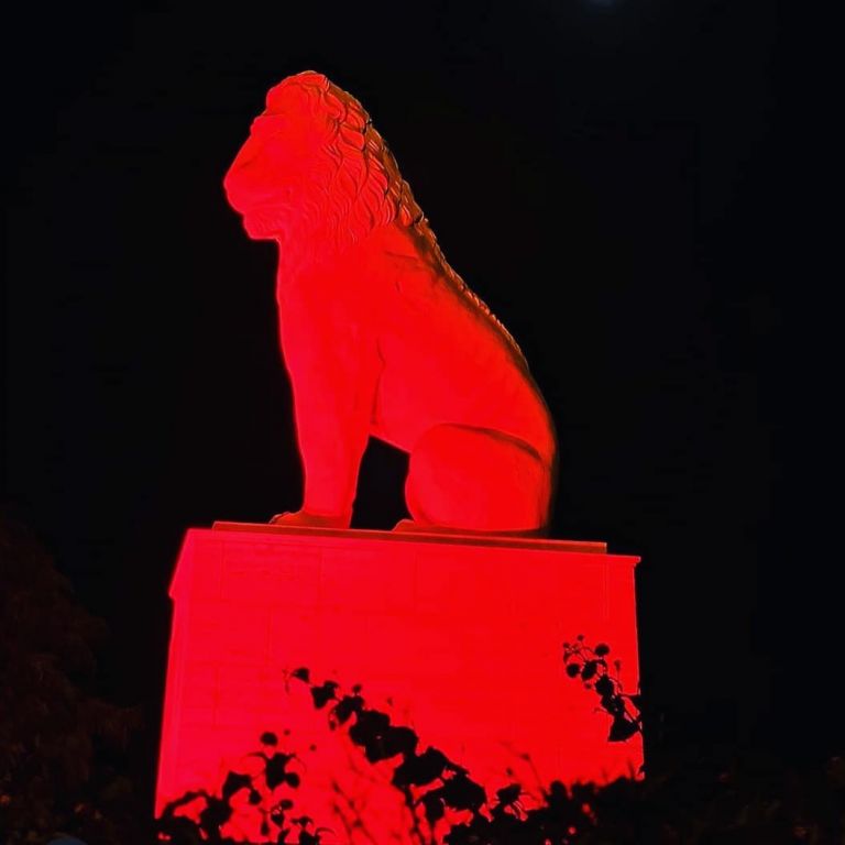 Υπερθέαμα στον Πειραιά για την αλλαγή του χρόνου