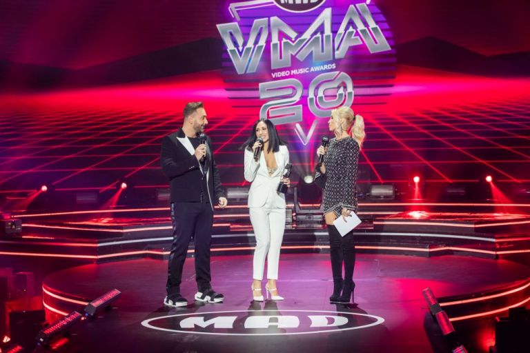 Η Λένα Ζευγαρά πήρε το βραβείο πρωτοεμφανιζόμενου καλλιτέχνη