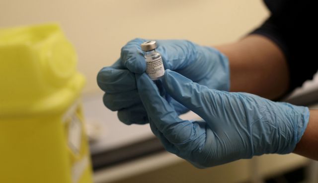 Εμβόλιο : Η Κομισιόν συζητά με την Pfizer την παραγγελία επιπλέον δόσεων
