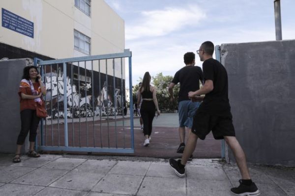 Μητσοτάκης : Προτεραιότητα το άνοιγμα Γυμνασίων και Λυκείων – Τα άλλα μπορούν να περιμένουν