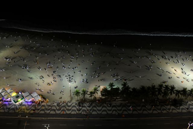 Βραζιλία : Λιγότερες εκδηλώσεις για την Πρωτοχρονιά, λιγότερα σκουπίδια στην Κοπακαμπάνα