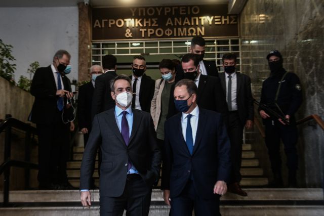 Με παραδοσιακό ελληνικό πρωινό υποδέχθηκαν τον Μητσοτάκη στο υπουργείο Αγροτικής Ανάπτυξης