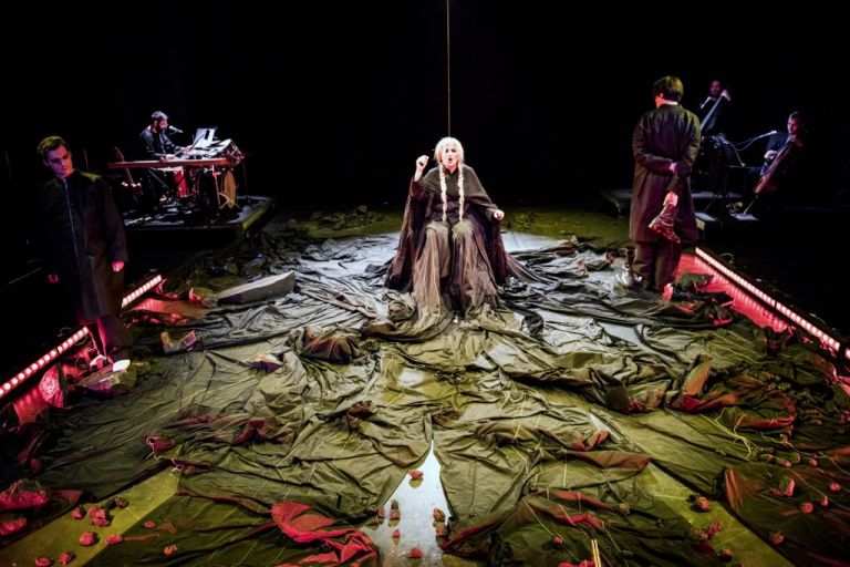 «Μήδεια» σε σκηνοθεσία Μάρθας Φριντζήλα σε livestreaming από το Εθνικό Θέατρο