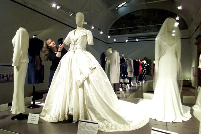 Έρχεται ειδική ρύθμιση για τα καταστήματα νυφικών – Τι θα προβλέπει