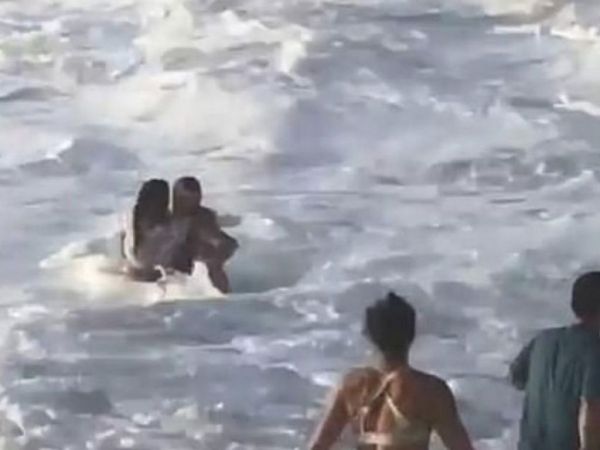 Επαγγελματίας σέρφερ σώζει γυναίκα στη Χαβάη- Βίντεο