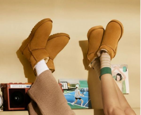 TikTok : Οι χρήστες δίνουν νέα ζωή στις Ugg μπότες τους