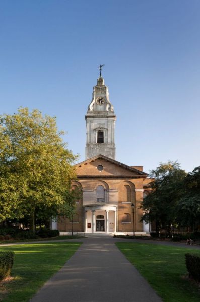 Εκκλησία στο Λονδίνο γίνεται παράλληλα χώρος πολιτισμού μετά από μια εμπνευσμένη ανακαίνιση