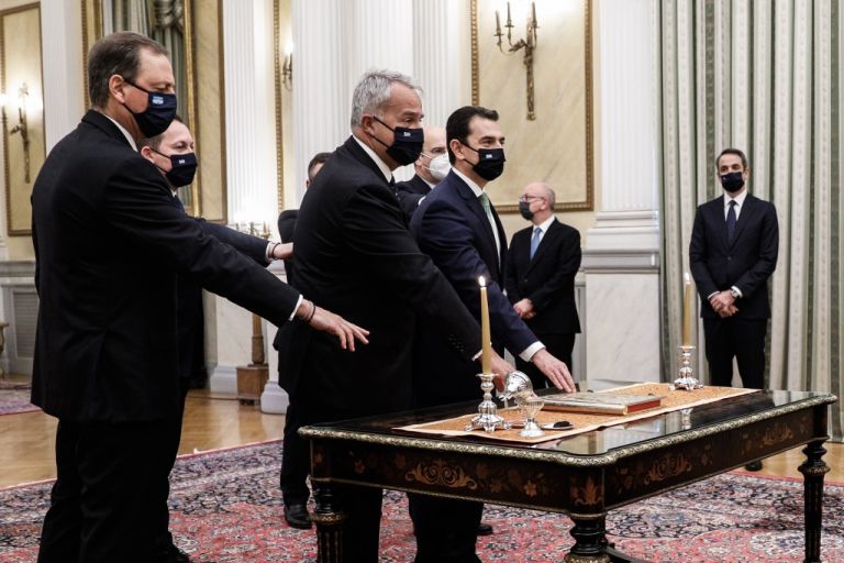 Editorial Ta Nea: Restart