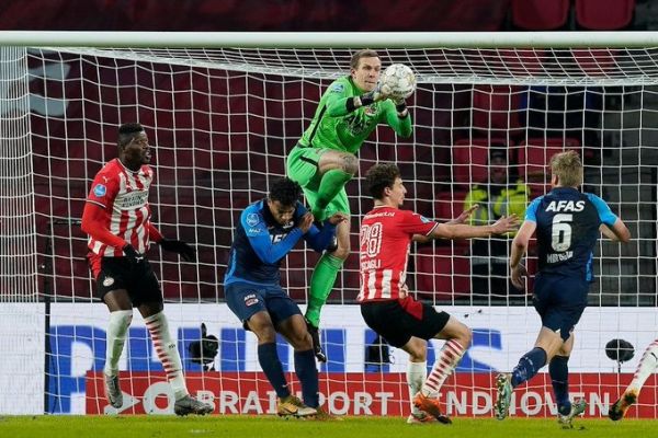 Στο κόλπο του τίτλου η Άλκμαρ 3-1 την Αϊντχόφεν