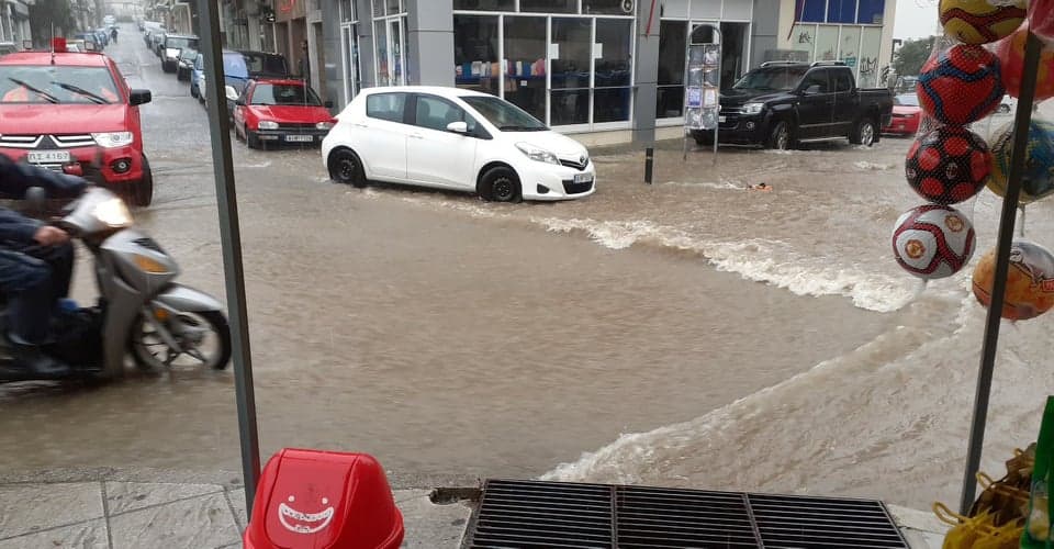 Αγρίνιο: Αίτημα να κηρυχθεί σε κατάσταση έκτακτης ανάγκης – Τεράστιες καταστροφές από την κακοκαιρία