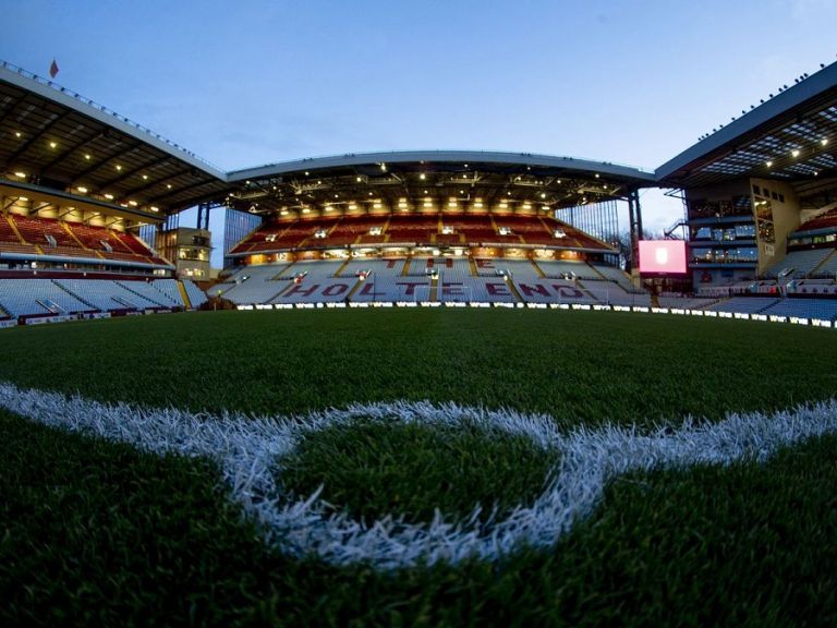 «Λουκέτο» στο προπονητικό κέντρο της Άστον Βίλα λόγω κρουσμάτων – Στον «αέρα» το παιχνίδι με τη Λίβερπουλ