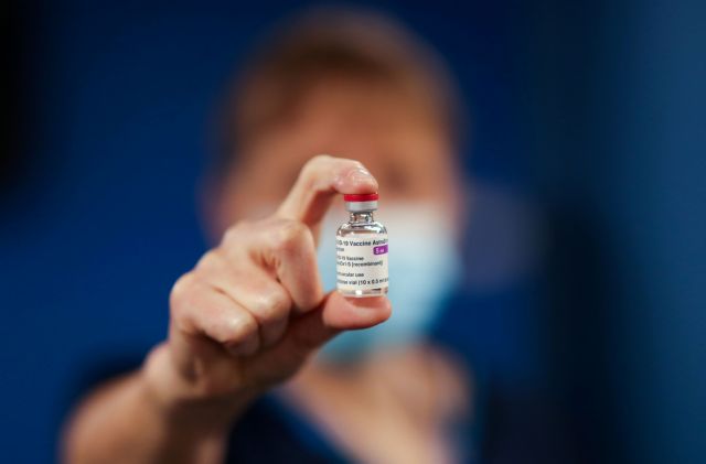 Κοροναϊός : Στο μικροσκόπιο του Ευρωπαϊκού Οργανισμού Φαρμάκων το εμβόλιο της AstraZeneca