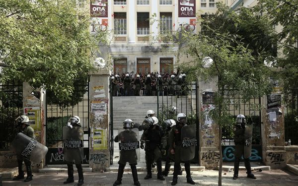 Προ των πυλών πανεπιστημιακή αστυνομία και ελεγχόμενη είσοδος στα ΑΕΙ – Αντιδράσεις από την Αντιπολίτευση