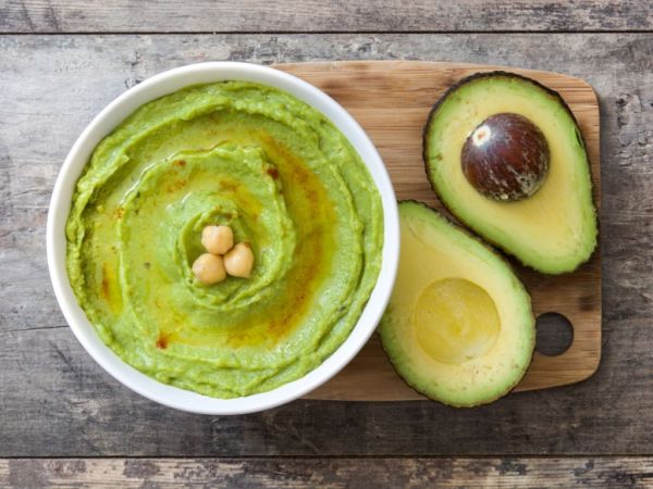 Δροσερό και θρεπτικό χούμους από αβοκάντο