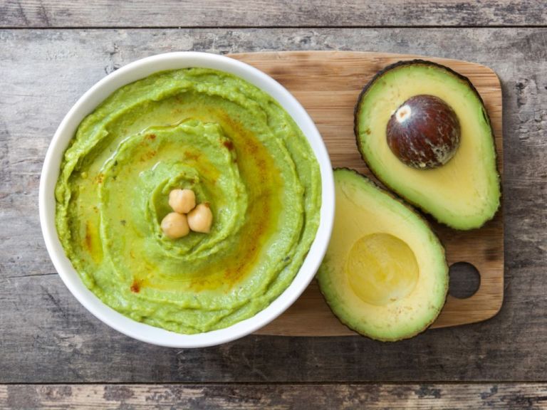 Δροσερό και θρεπτικό χούμους από αβοκάντο