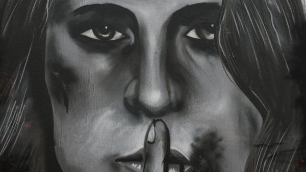 Σοφία Μπεκατώρου : Εξι γυναίκες του θεάματος μιλούν μετά τις σοκαριστικές αποκαλύψεις