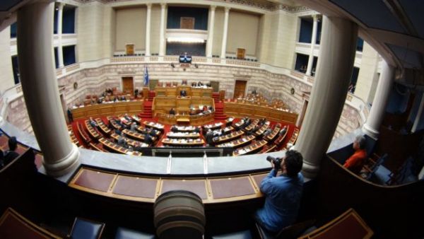 Διερευνητικές με Τουρκία : Πολιτικός πυρετός στην Αθήνα – Η στάση της αντιπολίτευσης και η παρέμβαση Σαμαρά