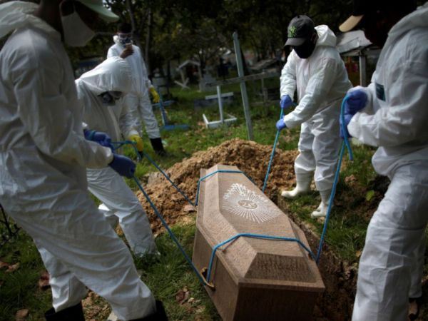 Βραζιλία : Πεθαίνουν με τον ίδιο αμείωτο ρυθμό από κοροναϊό