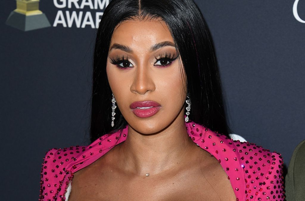 Η Cardi B με φουτουριστικό φόρεμα – οφθαλμαπάτη που θα σε αφήσει με το στόμα ανοικτό