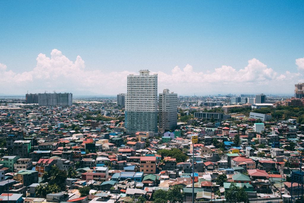 Κοροναϊός – Φιλιππίνες : Νομοσχέδιο για νέο, κοινωνικά αποστασιοποιημένο… χαιρετισμό