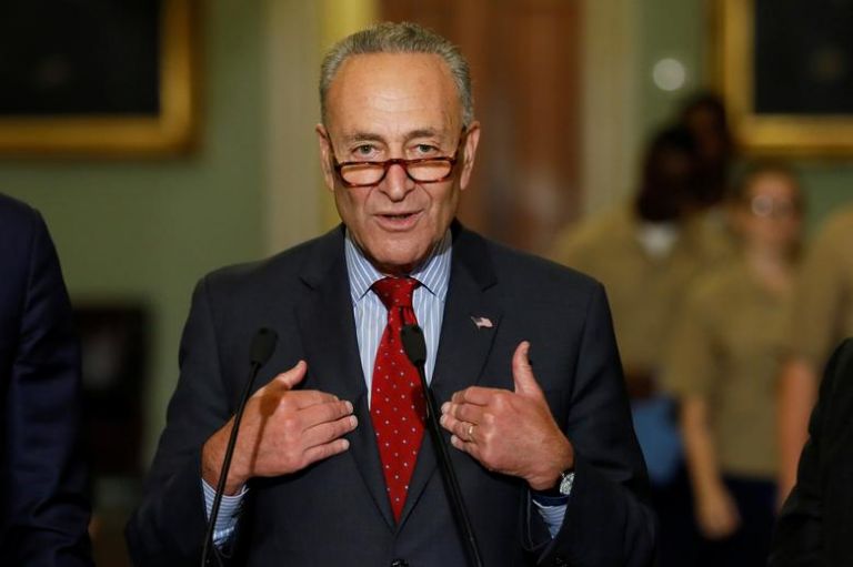 Σούμερ : Ψηφοφορία και για τον ισόβιο αποκλεισμό του Τραμπ από κάθε αιρετό αξίωμα