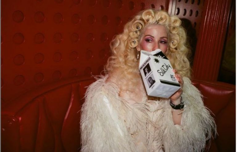 Έλι Γκούλντινγκ : Αγνώριστη στο νέο κλιπ της με τίτλο «New Love»