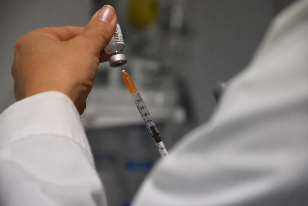Εμβόλιο : Άνοιξε η πλατφόρμα για τα ραντεβού των άνω 85 ετών