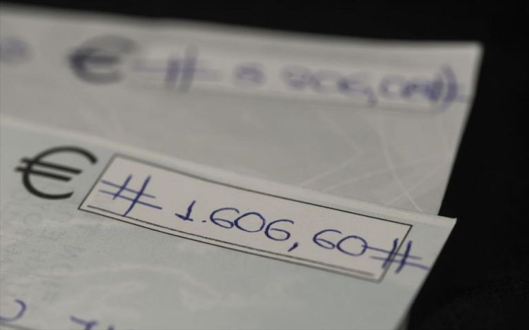 Σκυλακάκης στο MEGA: Έρχεται νομοθετική διάταξη για τις επιταγές