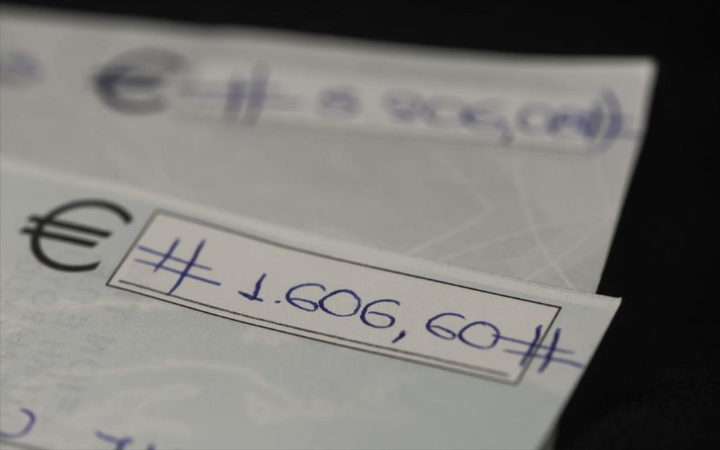 Σκυλακάκης στο MEGA: Έρχεται νομοθετική διάταξη για τις επιταγές