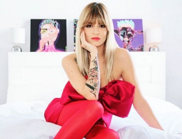 5226 by Celia Kritharioti : Πως θα συνδυάσετε το αγαπημένο σας φούτερ;