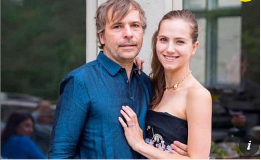 Ζευγάρι πέταξε με ελικόπτερο στον Καναδά για να κάνουν νωρίτερα το εμβόλιο