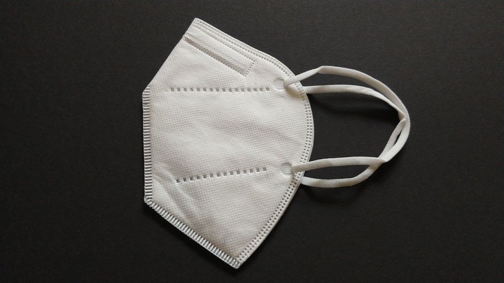 Υποχρεωτικές οι μάσκες FFP2 στη Βαυαρία – Αντιδράσεις για το κόστος