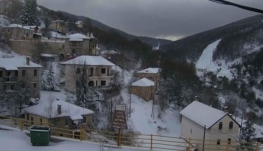 Κακοκαιρία Λέανδρος : Κλειστοί δρόμοι και σχολεία στη χιονισμένη Βόρεια Ελλάδα – Πού αλλού θα χιονίσει