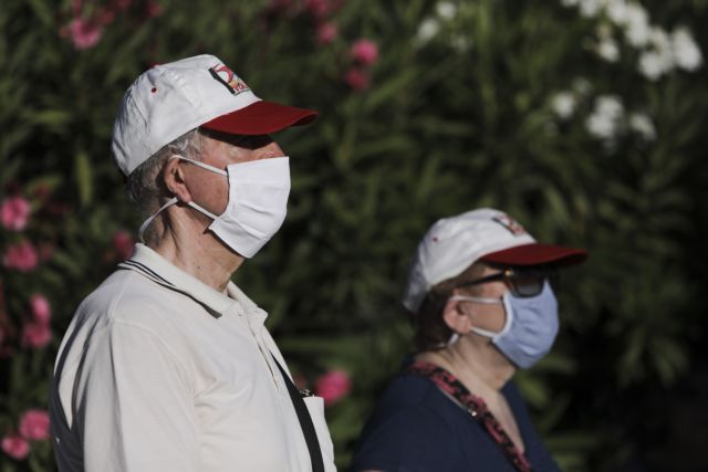 Κοροναϊός : 30 εκατ. μάσκες αγόρασαν σε έναν χρόνο οι Θεσσαλονικείς