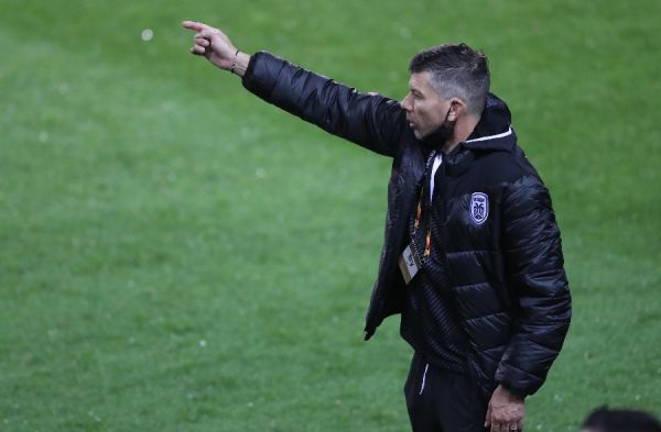 Αιχμές Γκαρσία για τις μεταγραφές και τα κενά του ρόστερ στην επίθεση: «Μπροστά είχα μόνο τον Τσόλακ να βάλω»