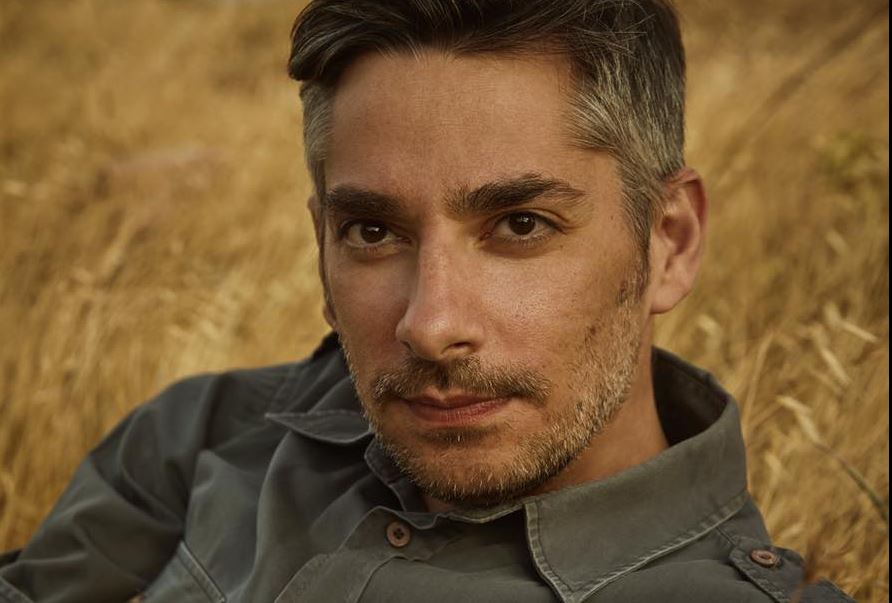 Ο Γεράσιμος Ευαγγελάτος σε μια εκ βαθέων εξομολόγηση αναλύει τα τραγούδια της «Εποχής του θερισμού»