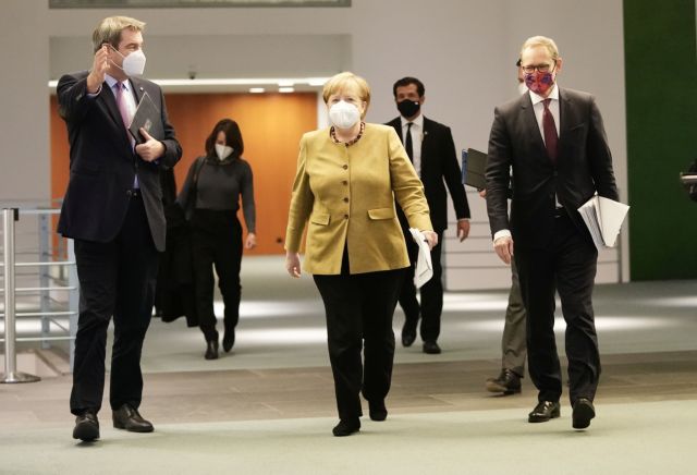 Κοροναϊός : Παράταση και σκλήρυνση των μέτρων καραντίνας ανακοίνωσε η Μέρκελ