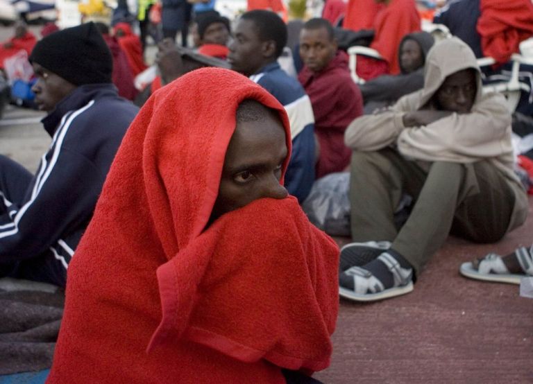 Ισπανία : Αλλάζει την μεταναστευτική πολιτική της και δημιουργεί καταυλισμούς προσφύγων