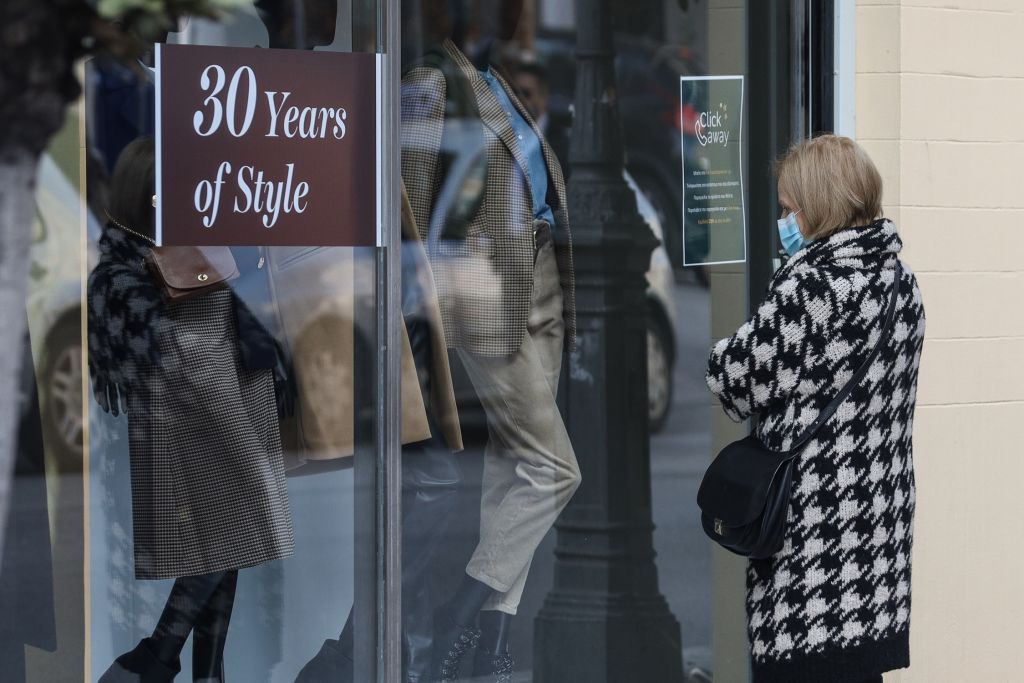 Lockdown : Ένα βήμα πριν το άνοιγμα του λιανεμπορίου με click away και ραντεβού – «Πονοκέφαλος» η Αττική