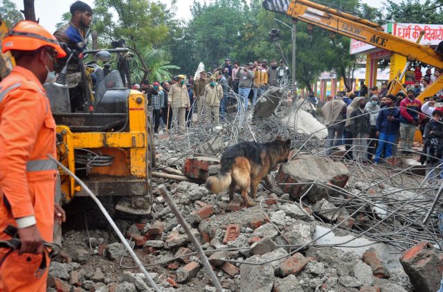 Ινδία: Τουλάχιστον 22 νεκροί από κατάρρευση οροφής