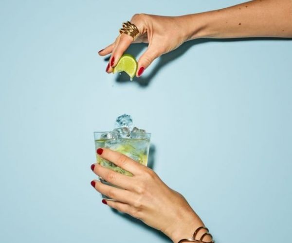 Οι τροφές που καταπολεμούν την κατακράτηση υγρών