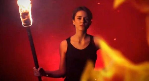 Survivor : Η Έλενα Κρεμλίδου «στόλισε» την Ταραμπάνκο για την ηλικία της