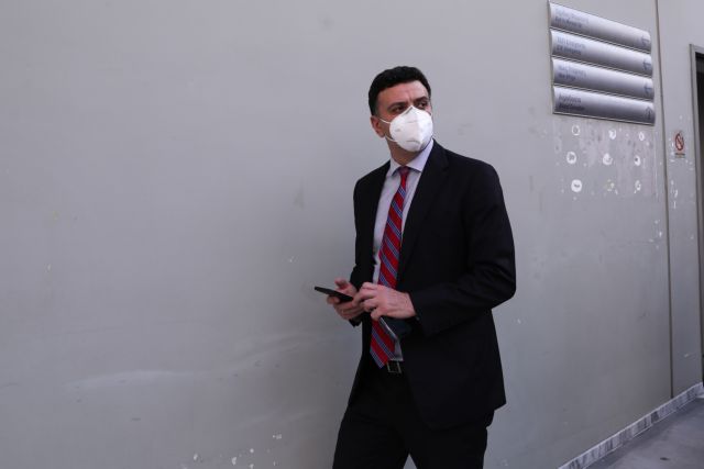 Ο Κικίλιας ζήτησε την παραίτηση του διοικητή του νοσοκομείου Καρδίτσας – Το απίστευτο έγγραφο για τον εμβολιασμό