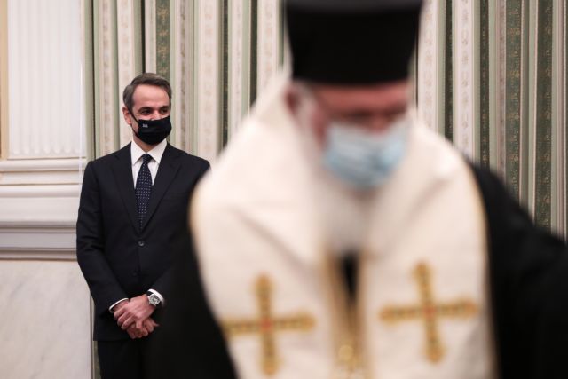 Τα Θεοφάνια έφεραν «καχυποψία» στις σχέσεις κυβέρνησης και Εκκλησίας – Αντιπαράθεση για το «ειρηνικό αντάρτικο»